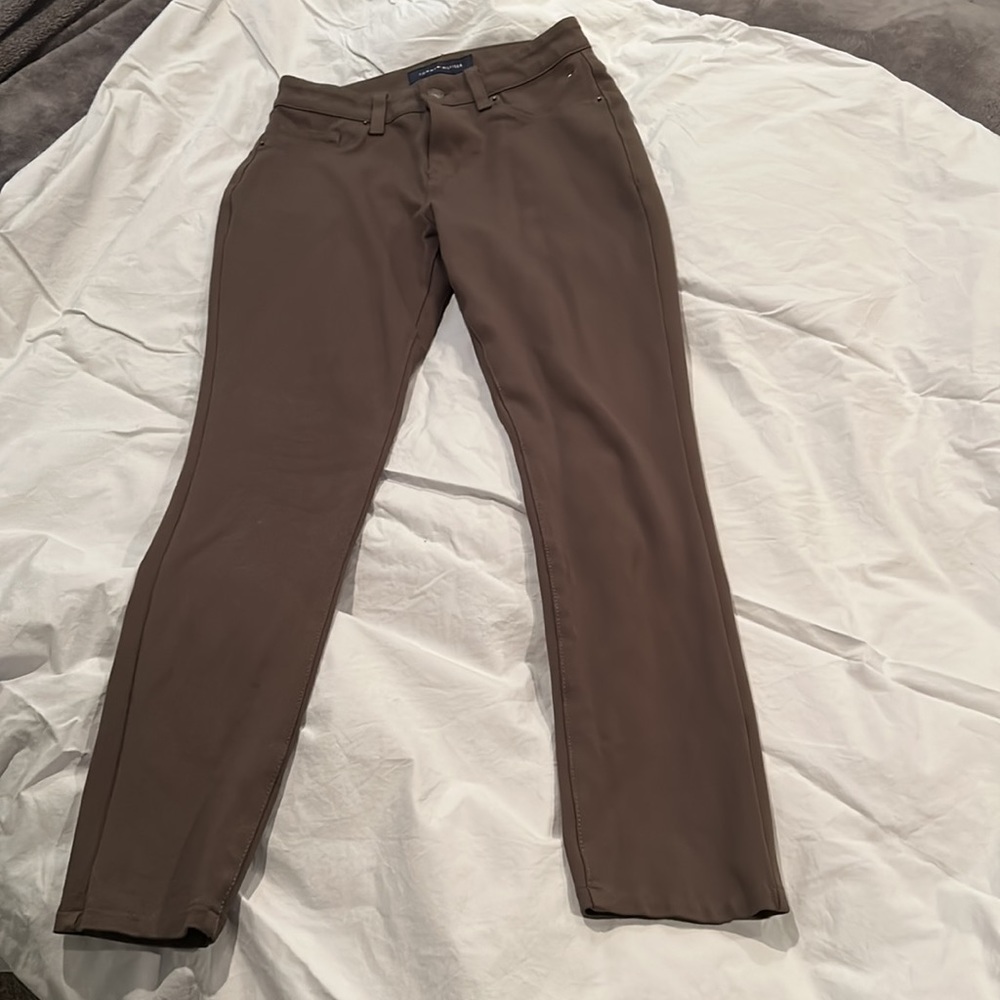 Size 4 Tommy Hilfiger jeggings.  Good condition no rips or stains khaki green - Picture 2 of 3